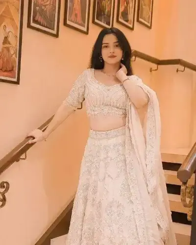 Escort Kausani